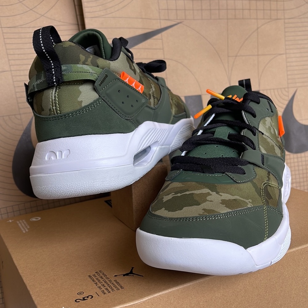 Jordan Air NFH "Bayou Boys"
Men’
Multi-Color/Black/White/Carbon Green
DM3263-900 - Picture 2 of 16